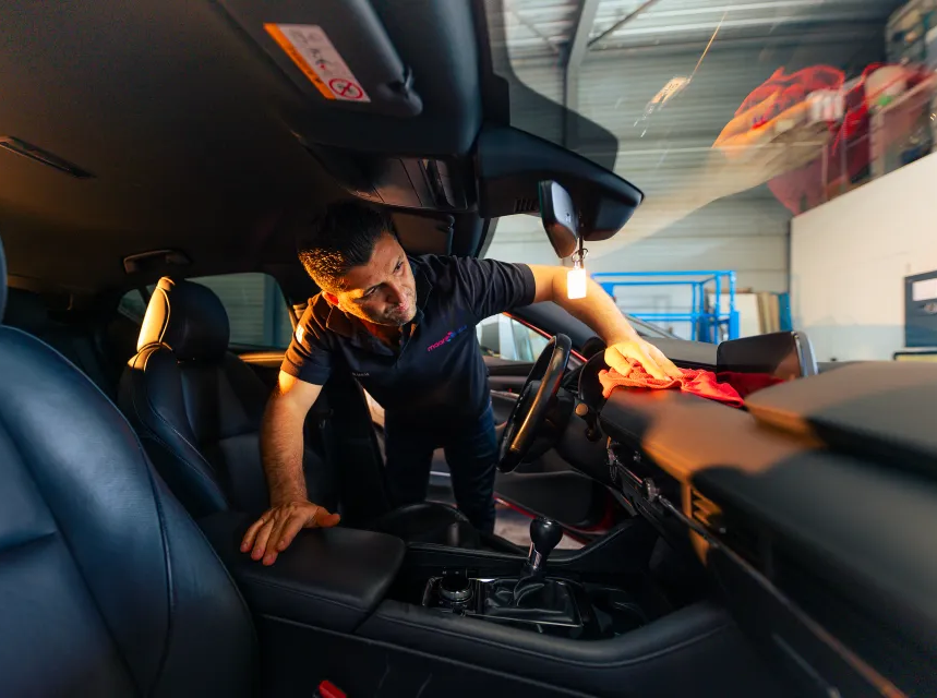 Page Content 27_content_image_17642510231817809687.png Detailing | maarZeker